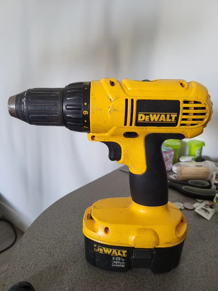 DeWalt 18V Cordless Drill - Used 1/2" (13mm) thumbnail