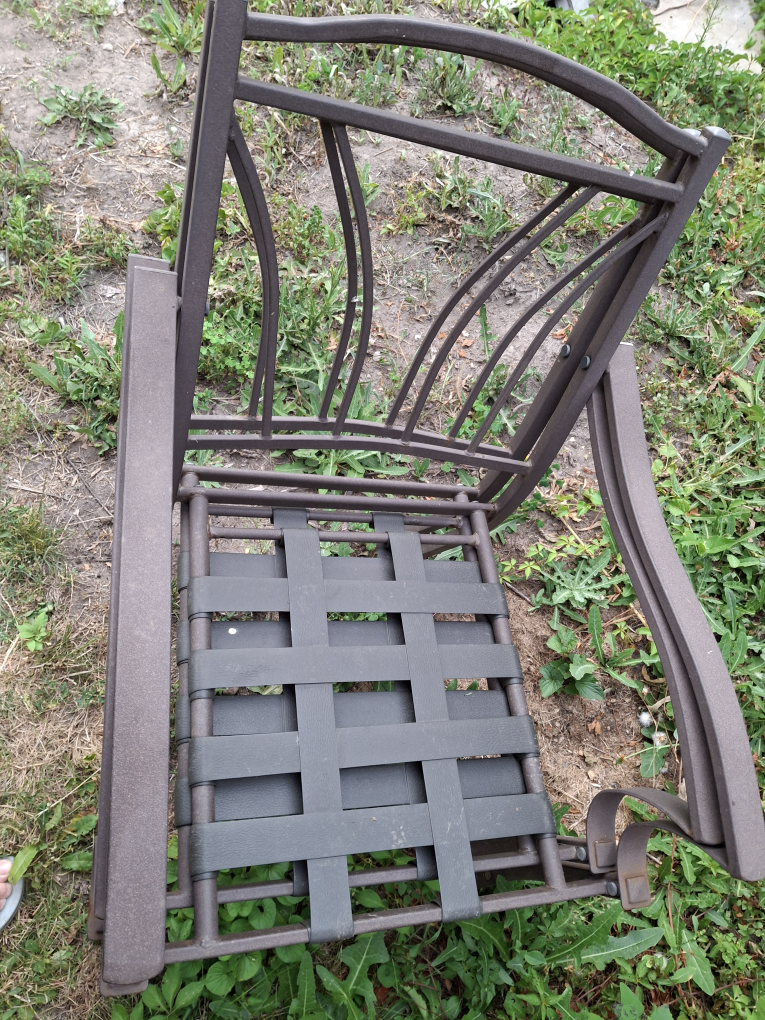 Two outdoor chairs. - photo 5