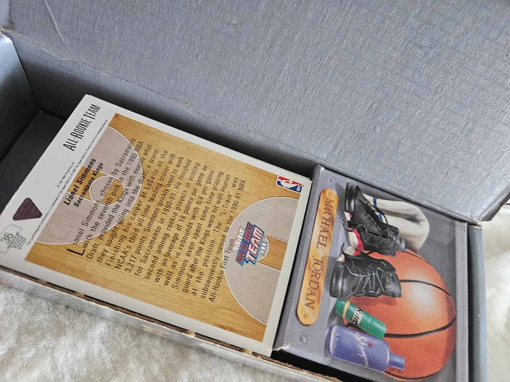 Upper Deck NBA Basketball Cards Locker Series image indicator(9)