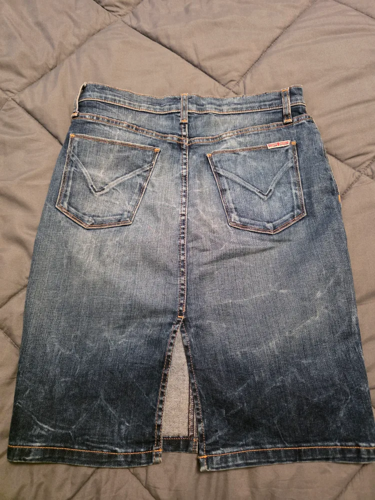 Hudson Denim Skirt - Size 28 image indicator(2)