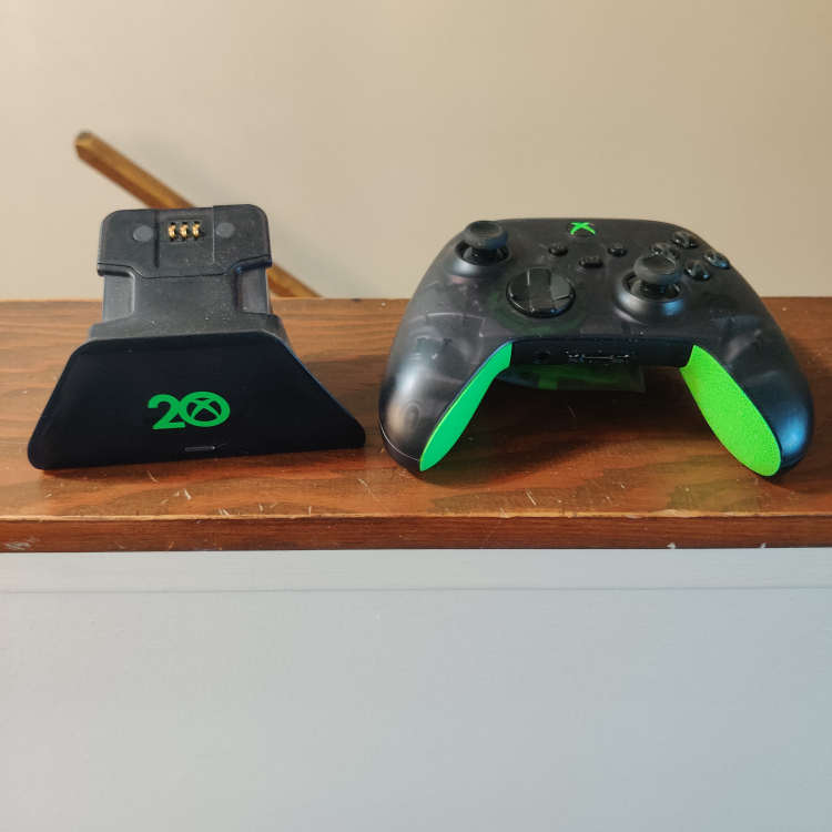 Xbox 20th Anniversary Controller + Razer Charging Stand - photo 3