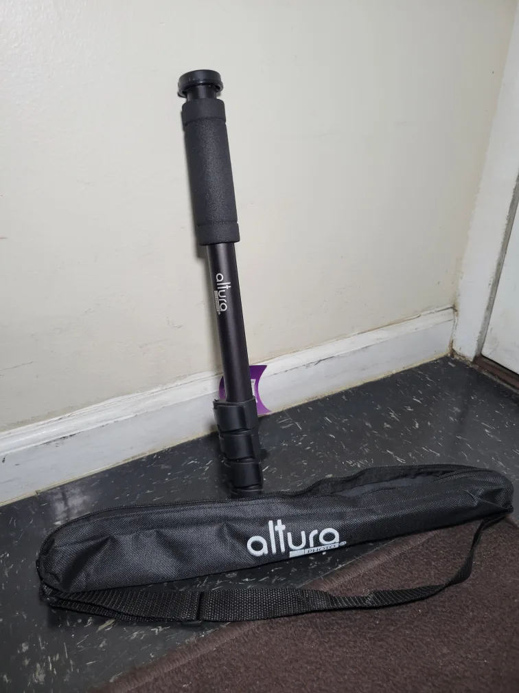 Altura Photo Monopod with Case thumbnail