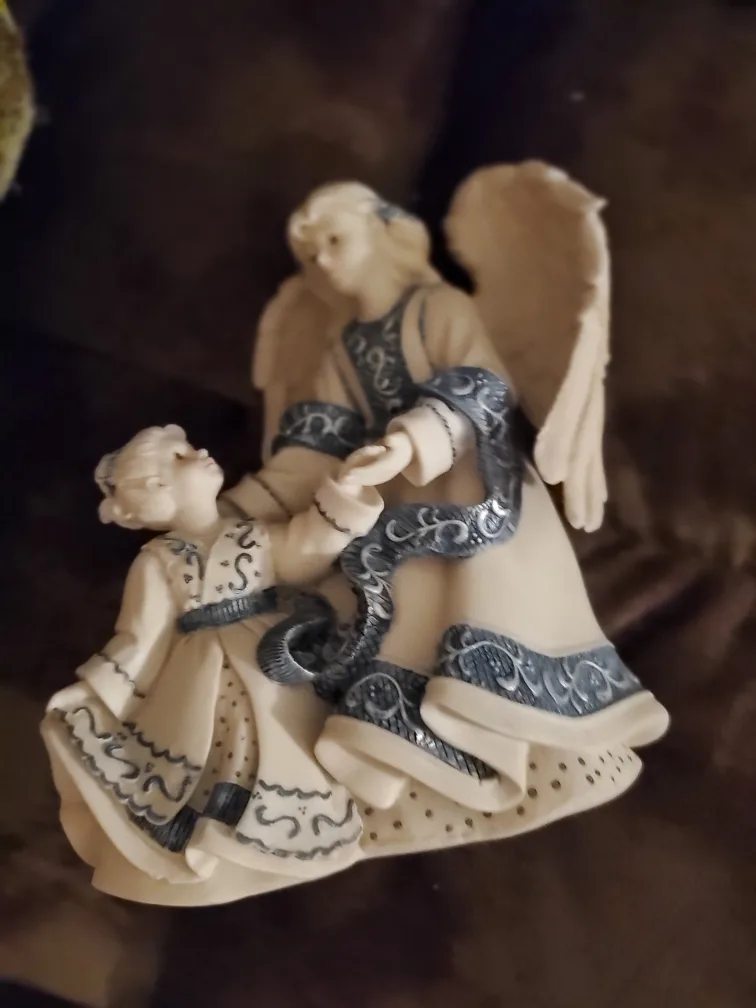 Angel Figurine with Child thumbnail