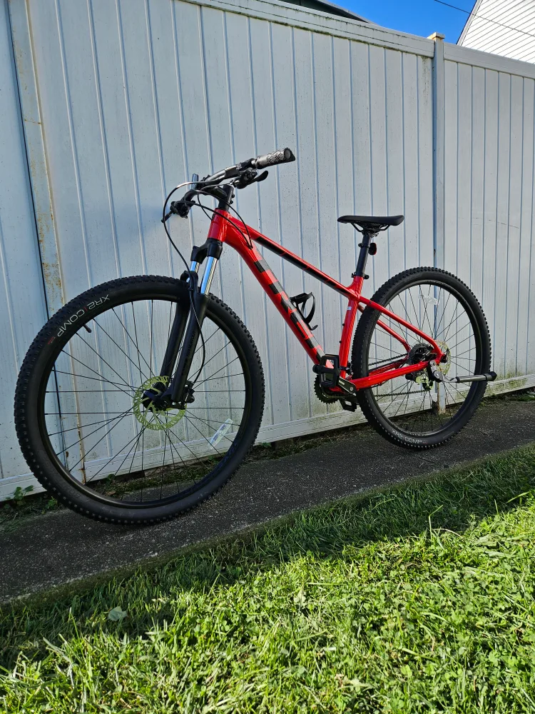 New! Trek MARLIN 6 Mountain Bike