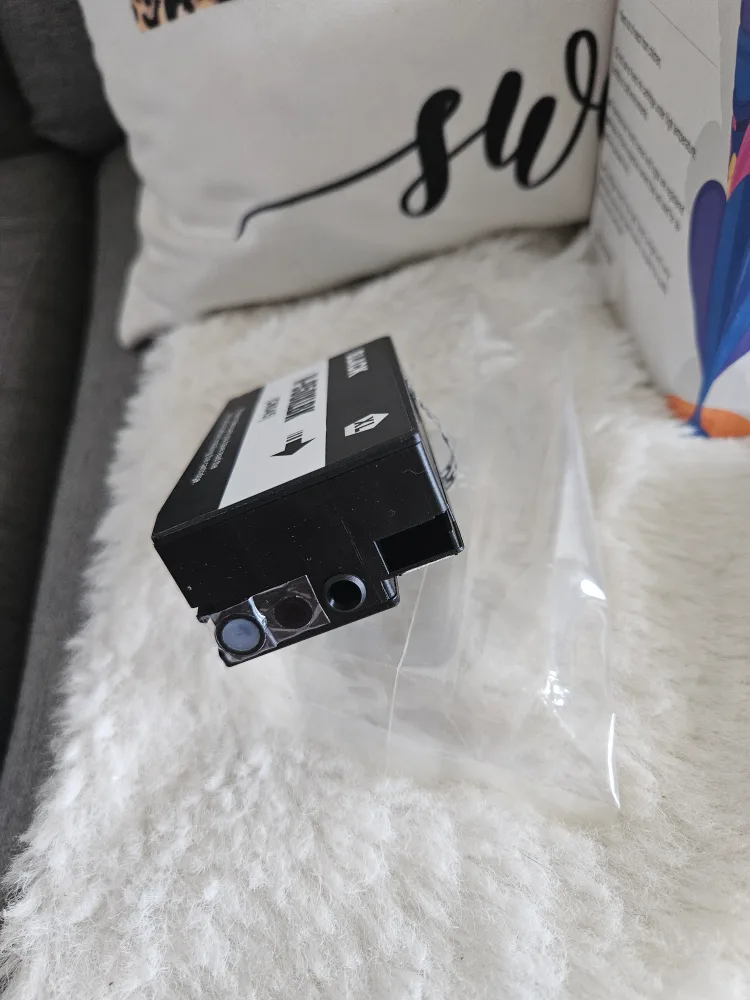 HP 950XL Black & 951 Yellow Ink Cartridges image indicator(2)