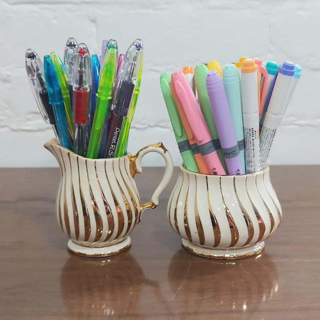 trade or $2! 🛍 bridgerton core pen holders stripe print image indicator(2)