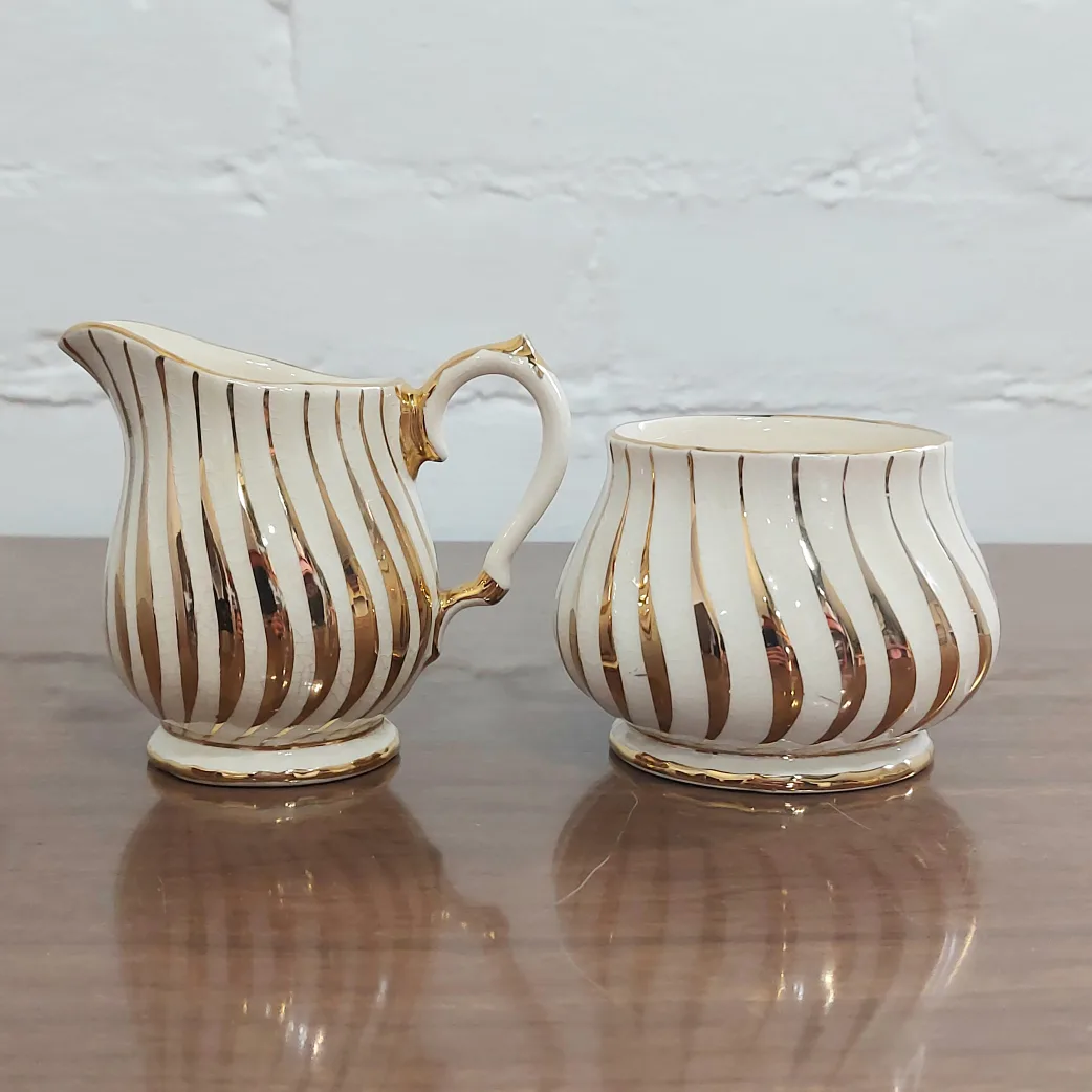 trade or $2! 🛍 bridgerton core pen holders stripe print image indicator(4)