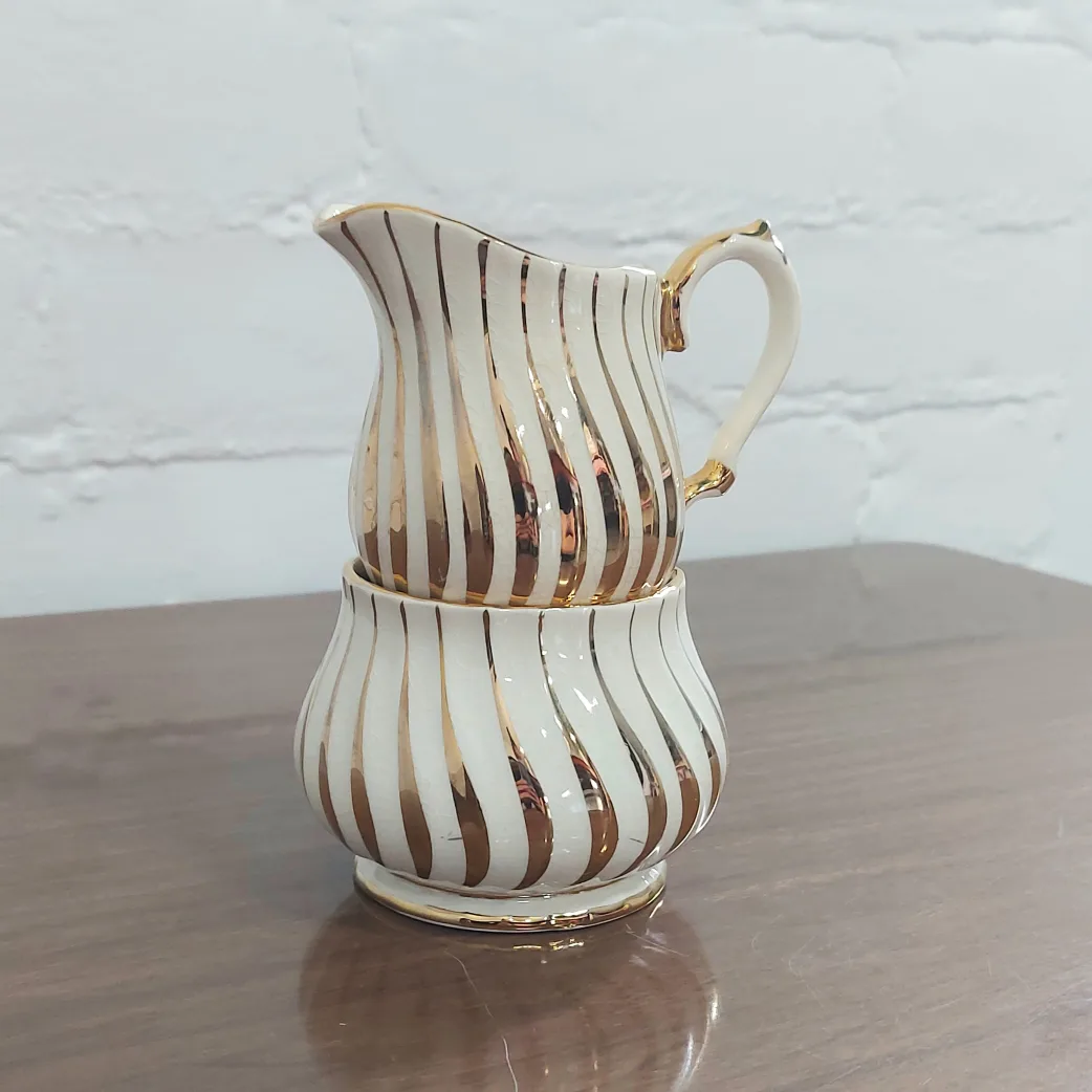 trade or $2! 🛍 bridgerton core pen holders stripe print image indicator(5)