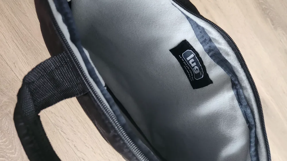 Lug Laptop Case - Black image indicator(2)