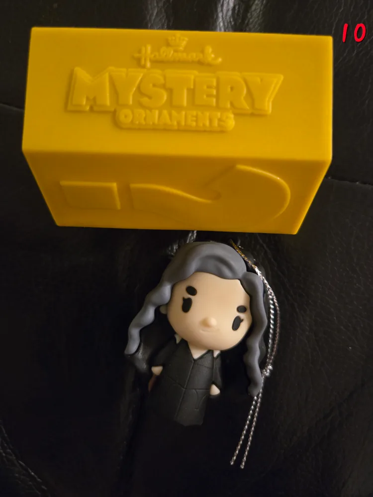 Hallmark Mystery Ornament - New 🧡 thumbnail