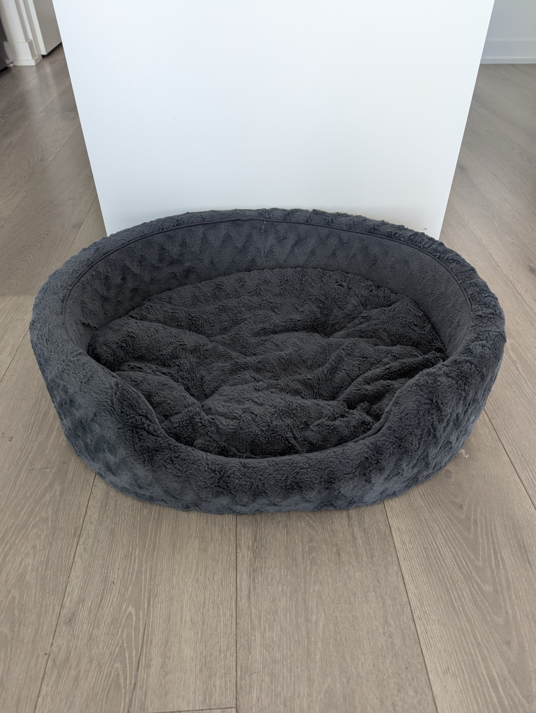 Bailey & Bella Pet Bed - Super Comfy!