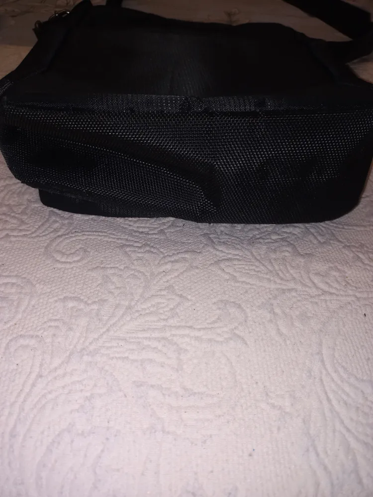 Mondaine Small Crossbody Shoulder Bag image indicator(6)