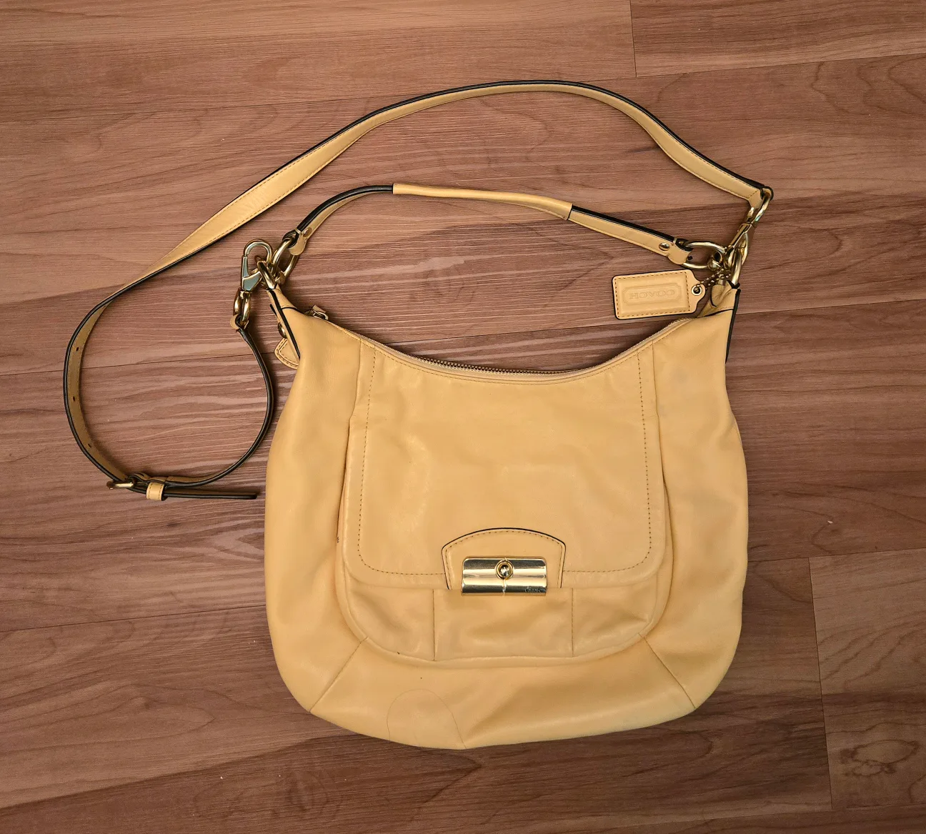 Coach Leather Bag, Authentic image indicator(3)