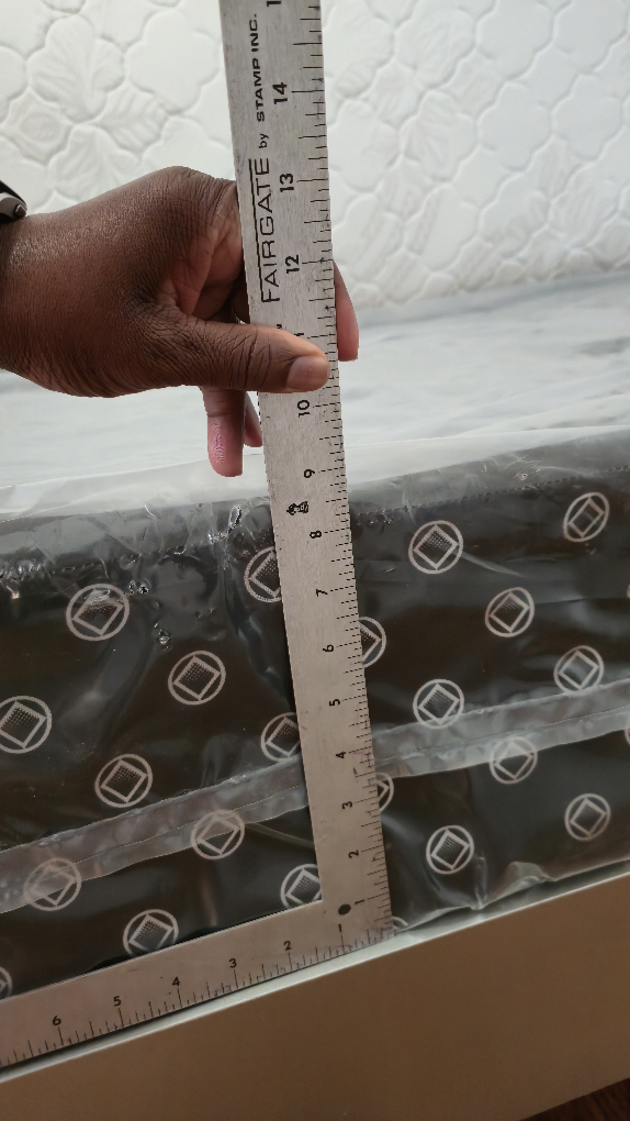Queen Mattress Box Spring  8-9 inchs- Like New - photo 2