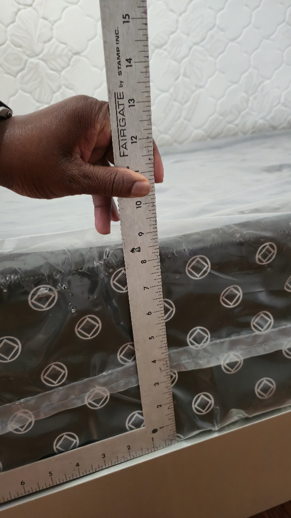 Queen Mattress Box Spring  8-9 inchs- Like New - photo 5