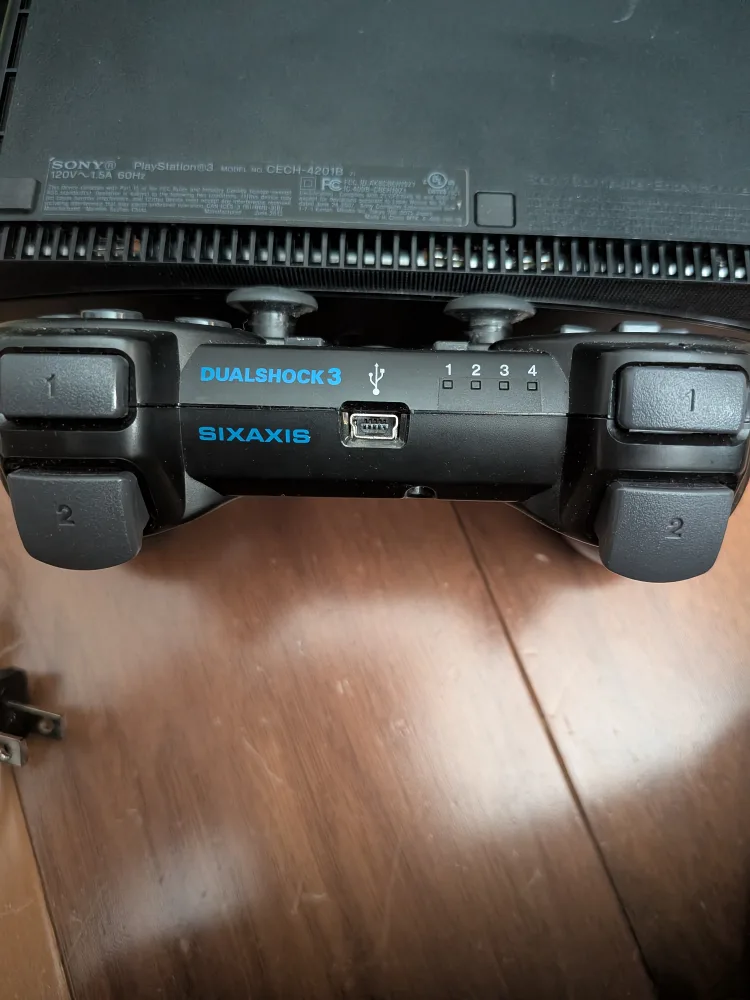 Sony PS3 Super Slim, great condition image indicator(5)