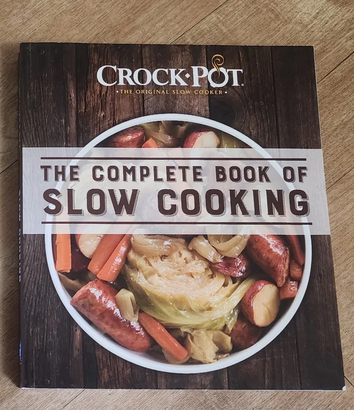 Crock-Pot Slow Cooker 8 Quart and Crock pot cookbook image indicator(5)