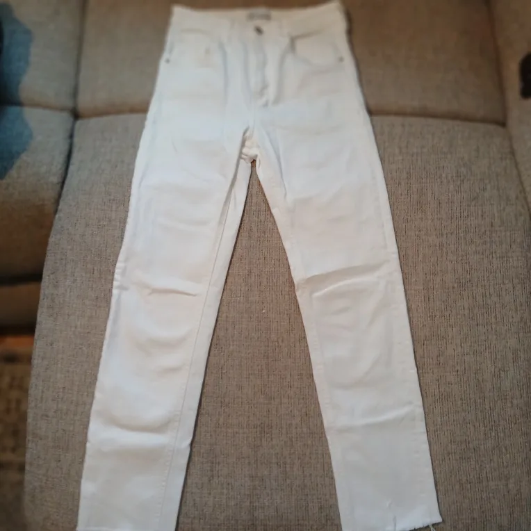 Zara White Jeans - Size 32 thumbnail