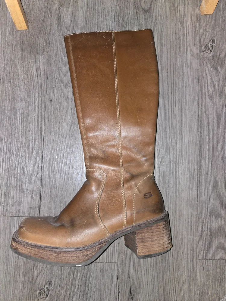 Skechers Brown Leather Platform Boots - Size 6.5 image indicator(4)
