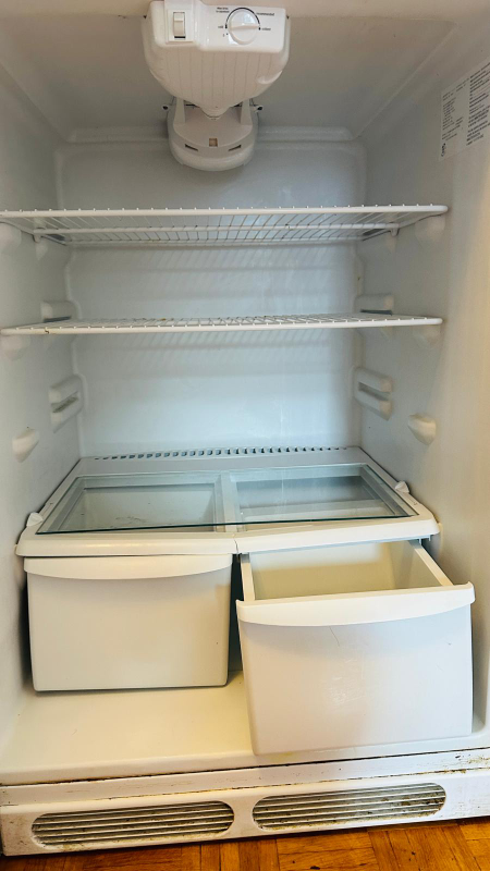 White Frigidaire Top Freezer Refrigerator - photo 5