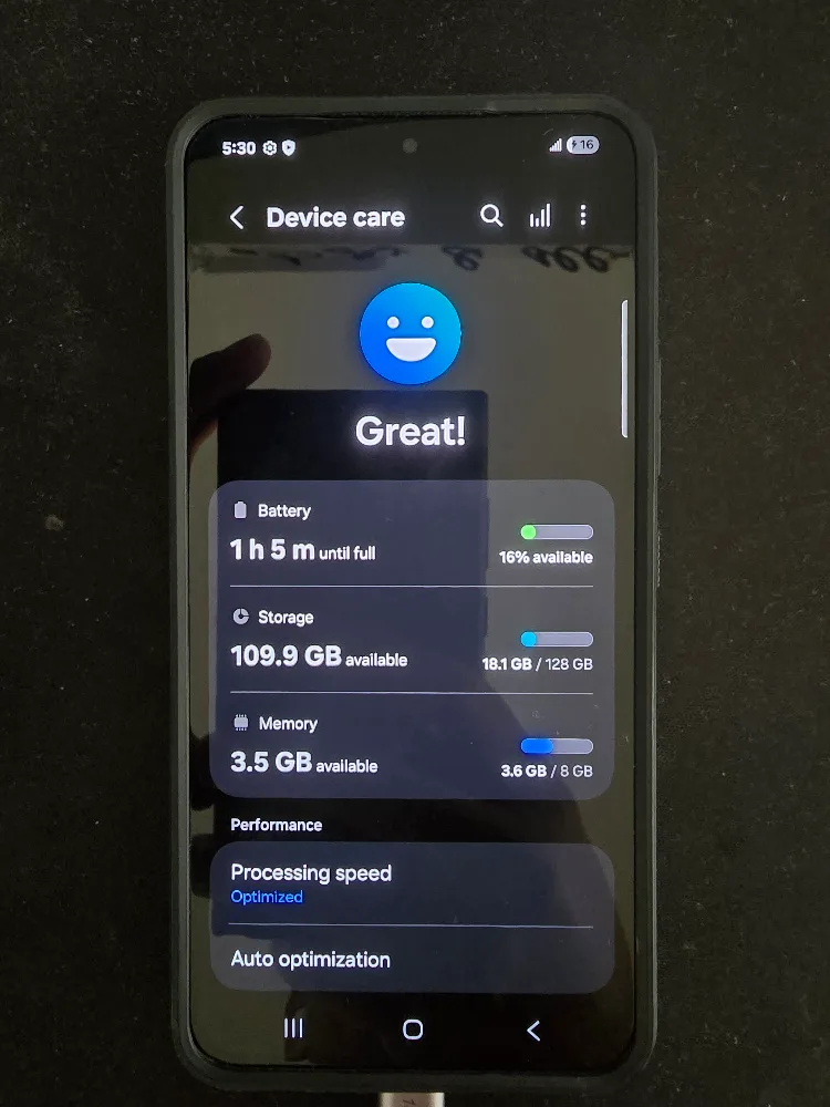 UNLOCKED Samsung Galaxy S22 128GB Black image indicator(2)