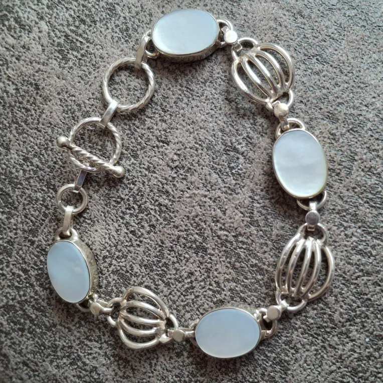 Sterling silver and mother of pearl bracelet image indicator(2)