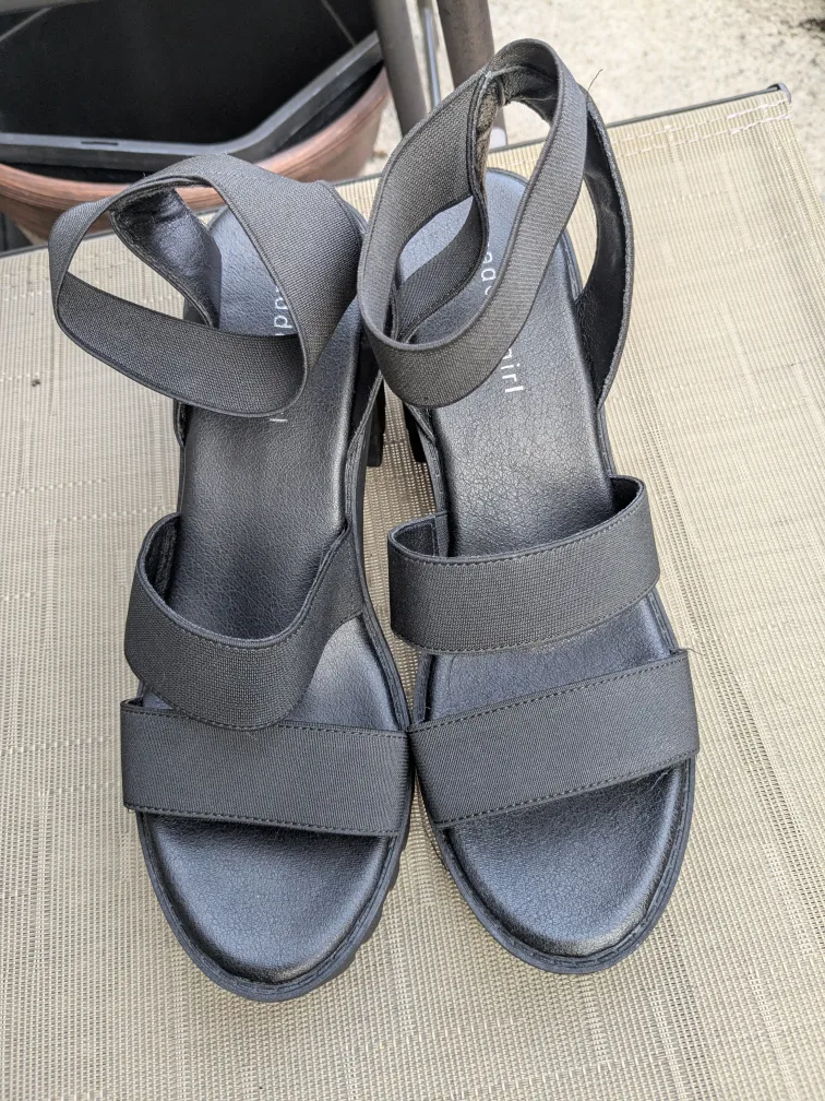 Madden Girl Black Platform Sandals thumbnail