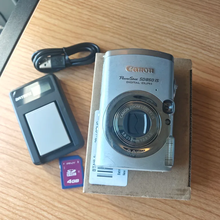 Canon PowerShot SD850 IS Digital ELPH Camera thumbnail