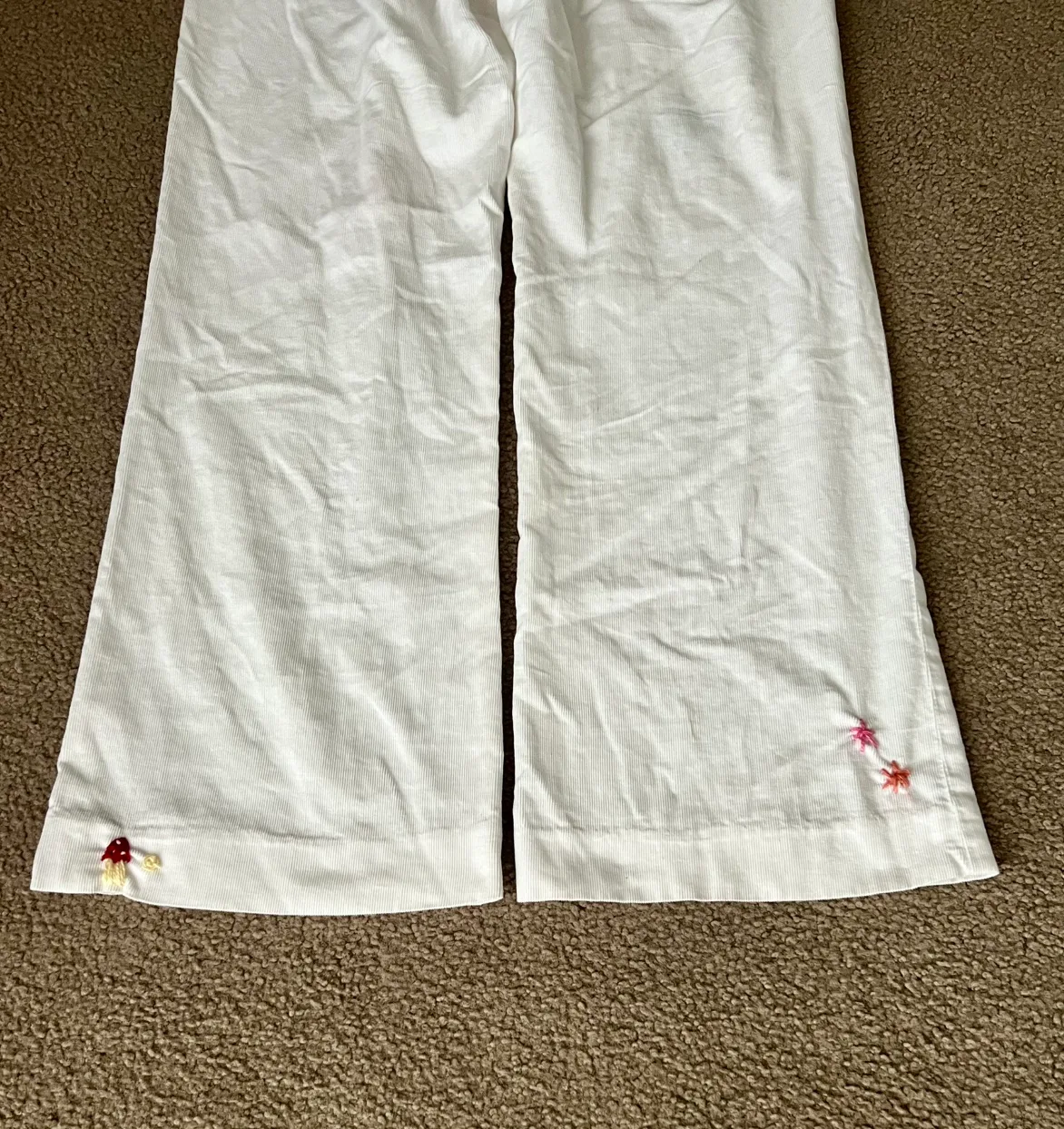 Danier White Jeans image indicator(6)