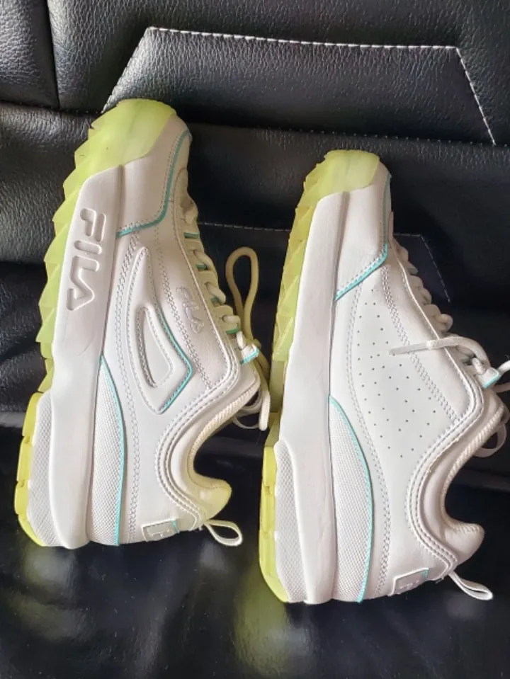 Fila Disruptor White Sneakers image indicator(6)