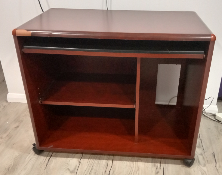 Desk on wheels
