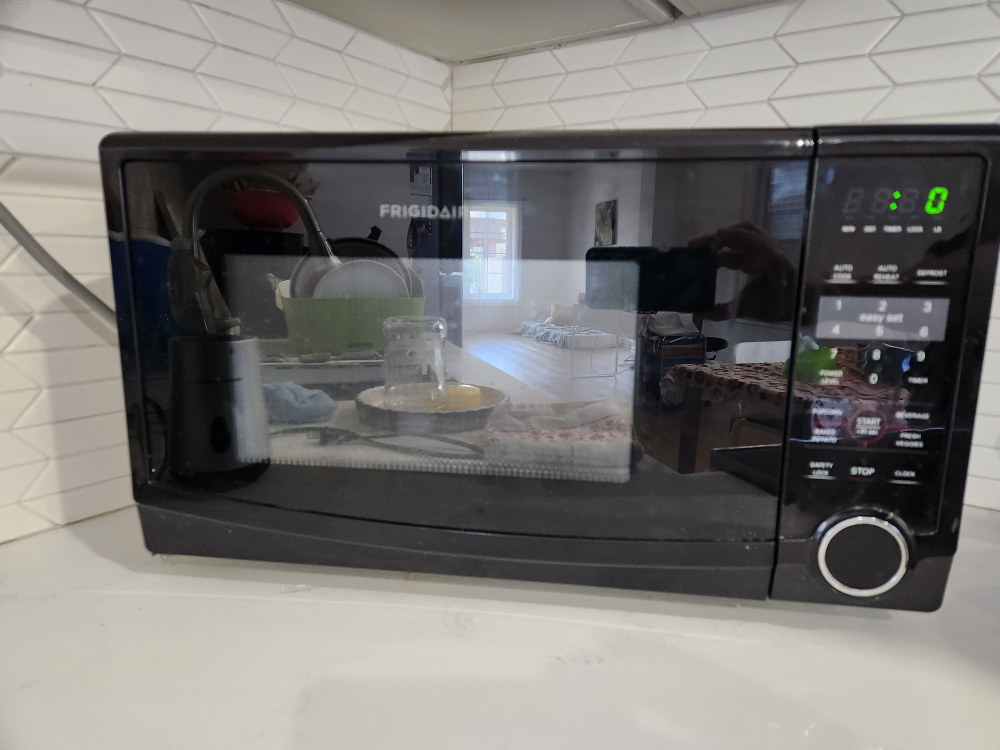 Frigidaire Black Microwave Oven