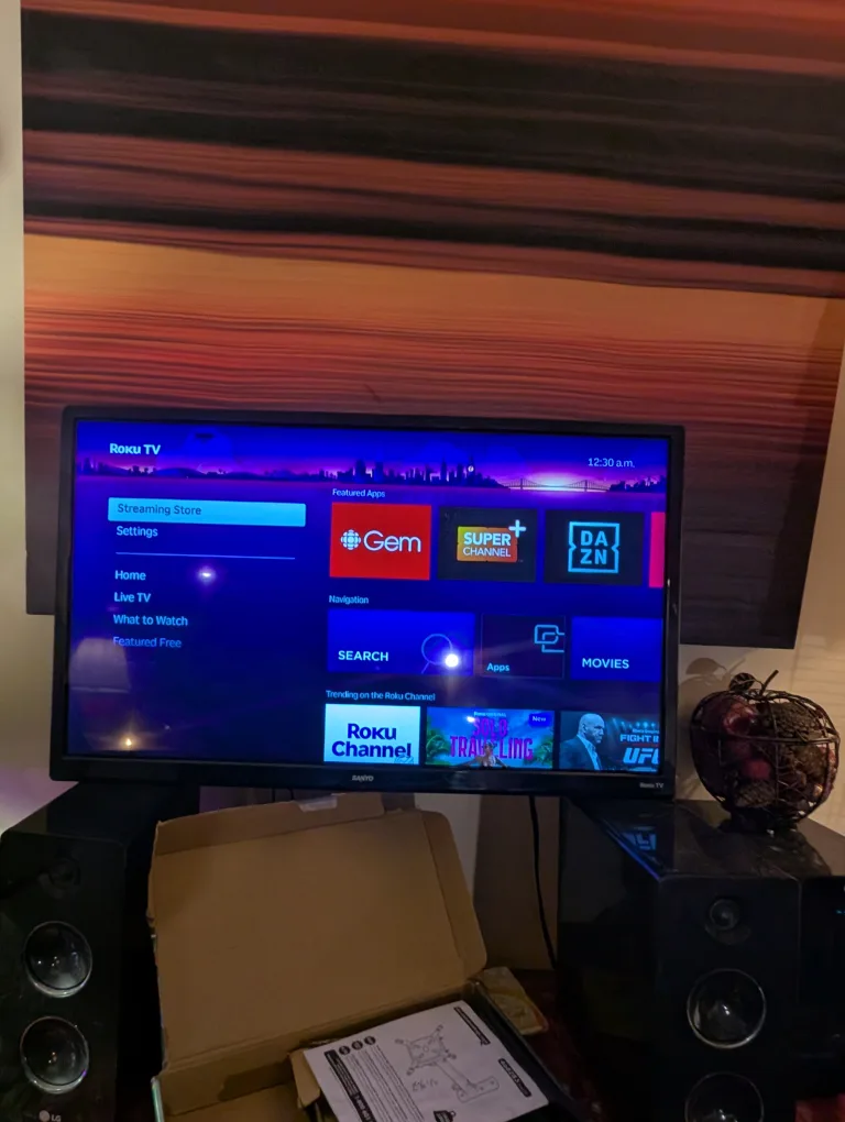 Roku TV &+ TV Wall Mount in box new thumbnail