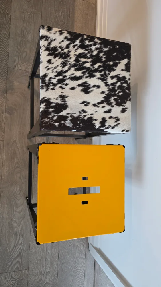 Set of Two Bar Stools image indicator(5)