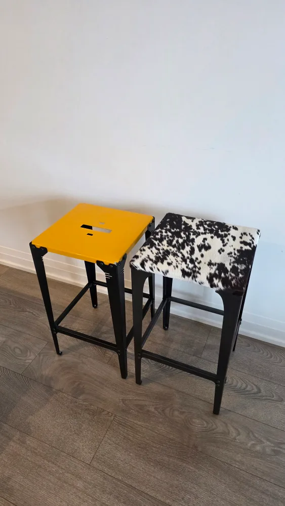 Set of Two Bar Stools image indicator(6)