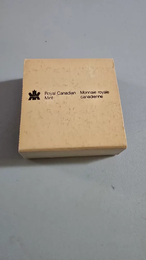 Royal Canadian Mint Dollar Coin thumbnail