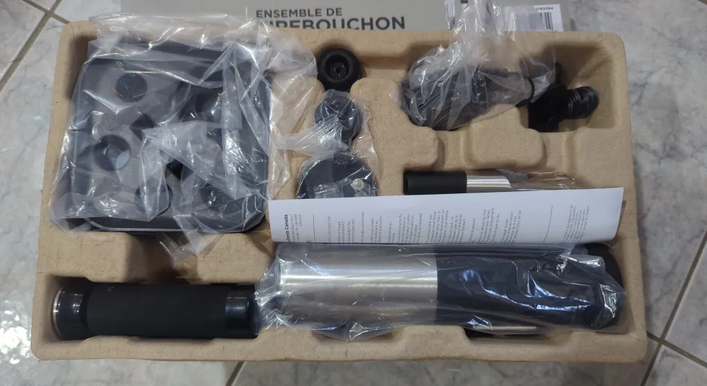 Rabbit Electric Wine Set - New in Box image indicator(2)