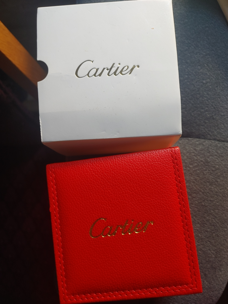 Cartier Diamond Watch - photo 2