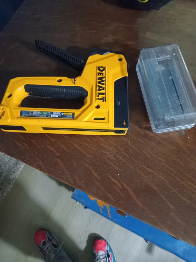 DeWalt stapler🧡 thumbnail
