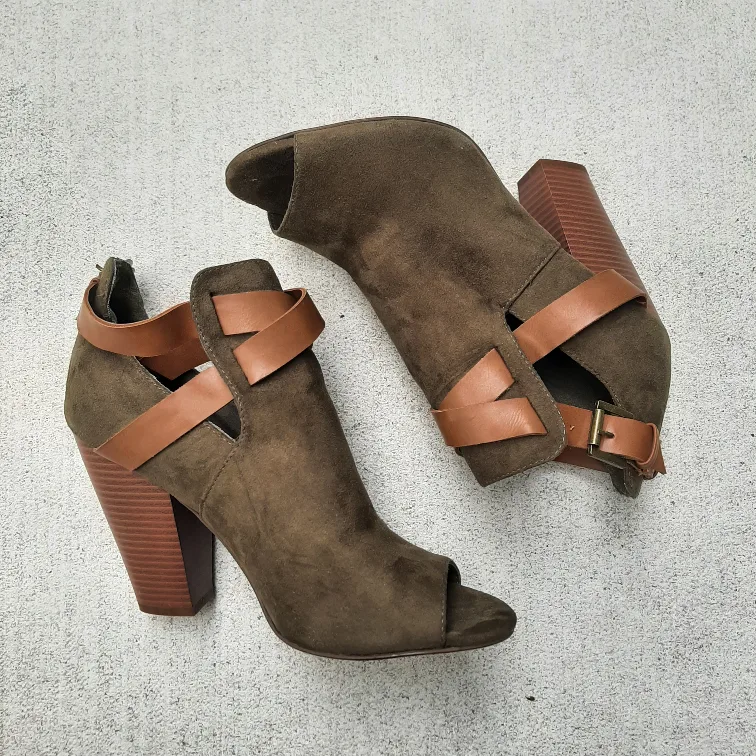 JustFab Olive Green Peep-Toe Heels thumbnail