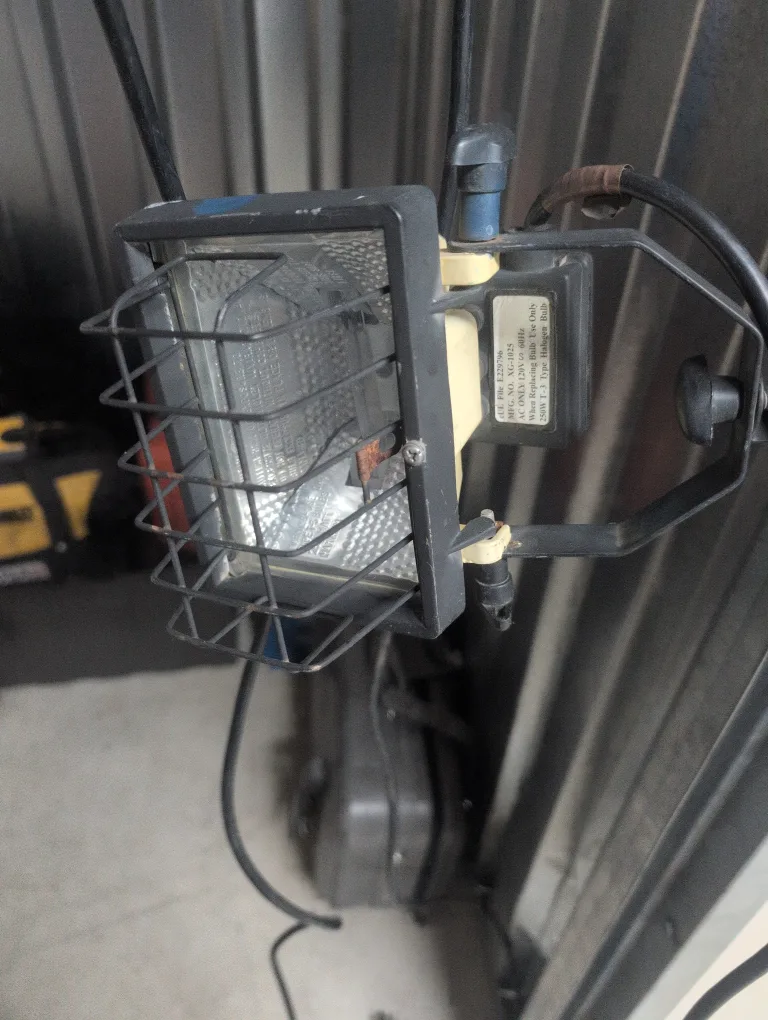 Halogen Work Light with Clamp thumbnail