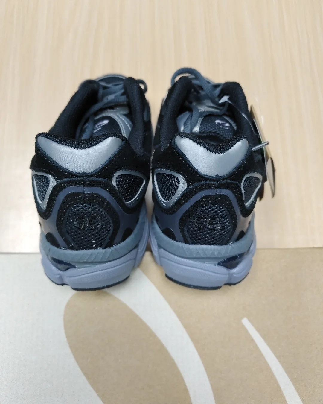 Asics Gel-NYC Black/Graphite, Size 9 image indicator(4)