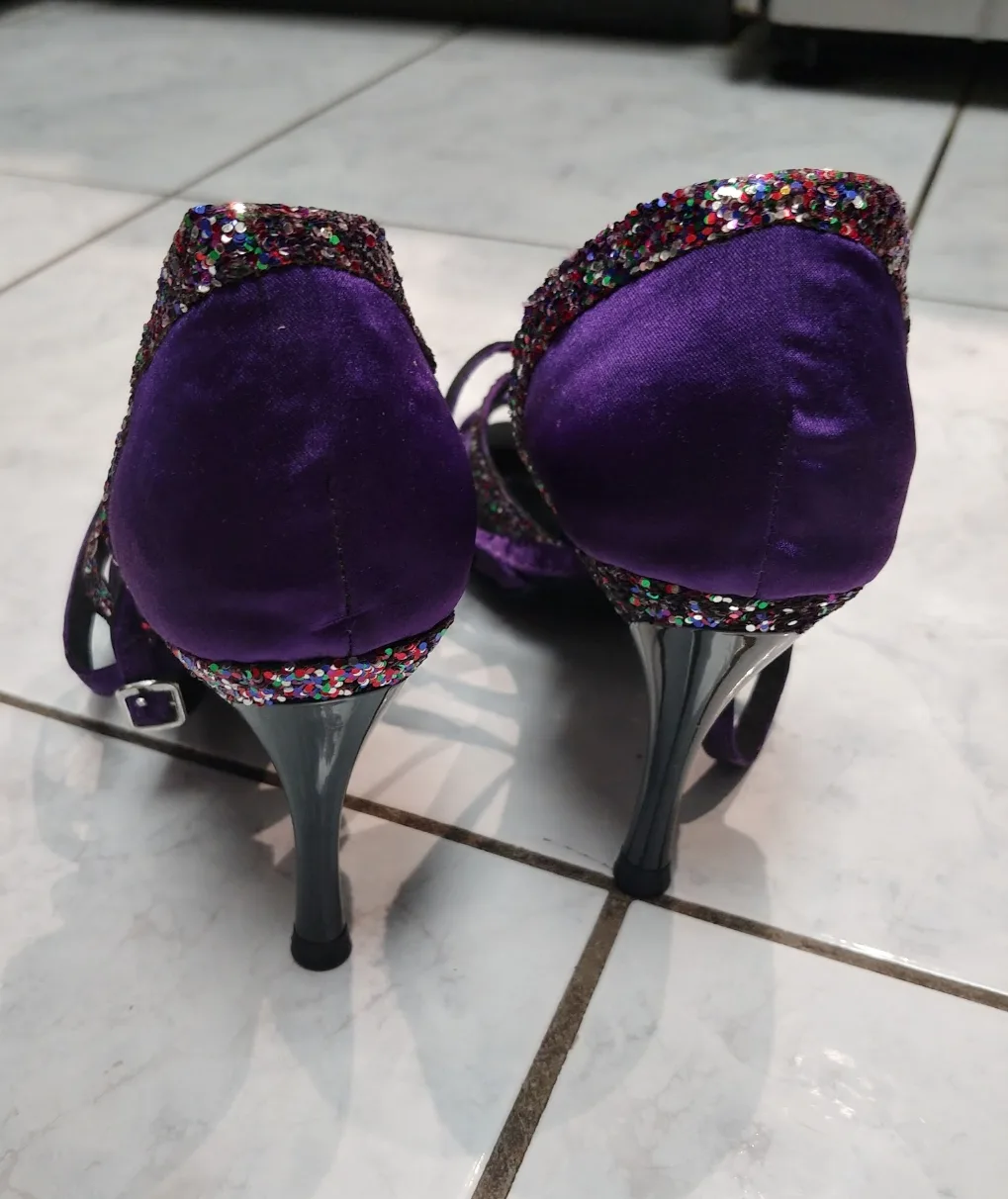 Dance Shoes (size 6) image indicator(2)