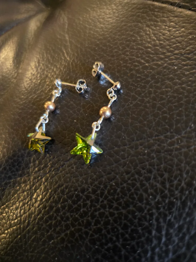 Star Dangle Earrings - Green Stone image indicator(2)