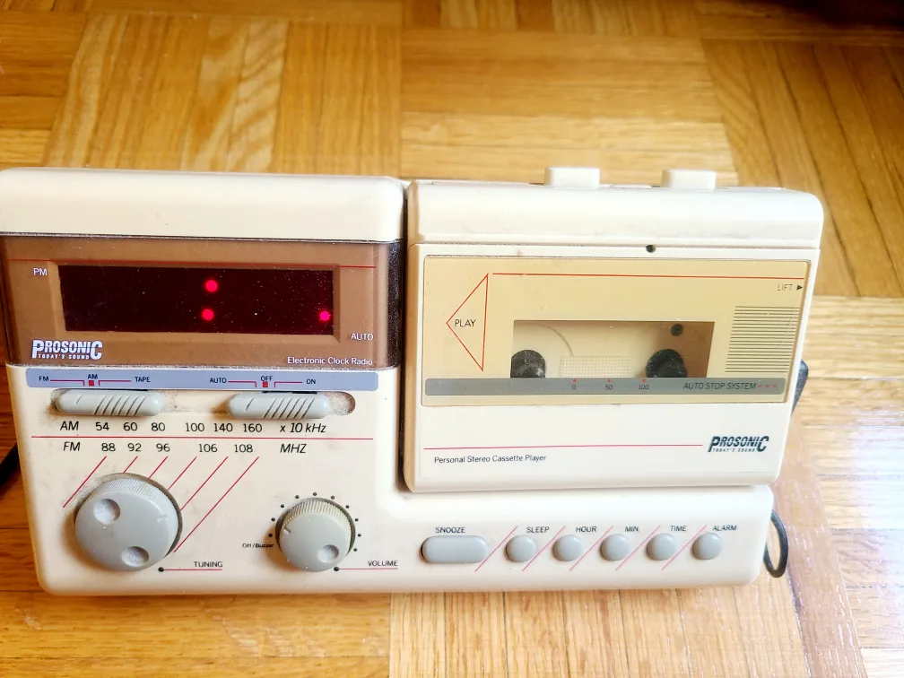 FREE Prosonic PCR-237 AM/FM Clock Radio Cassette Player🥕 thumbnail