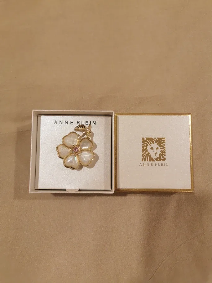 Anne Klein Flower Brooch image indicator(2)