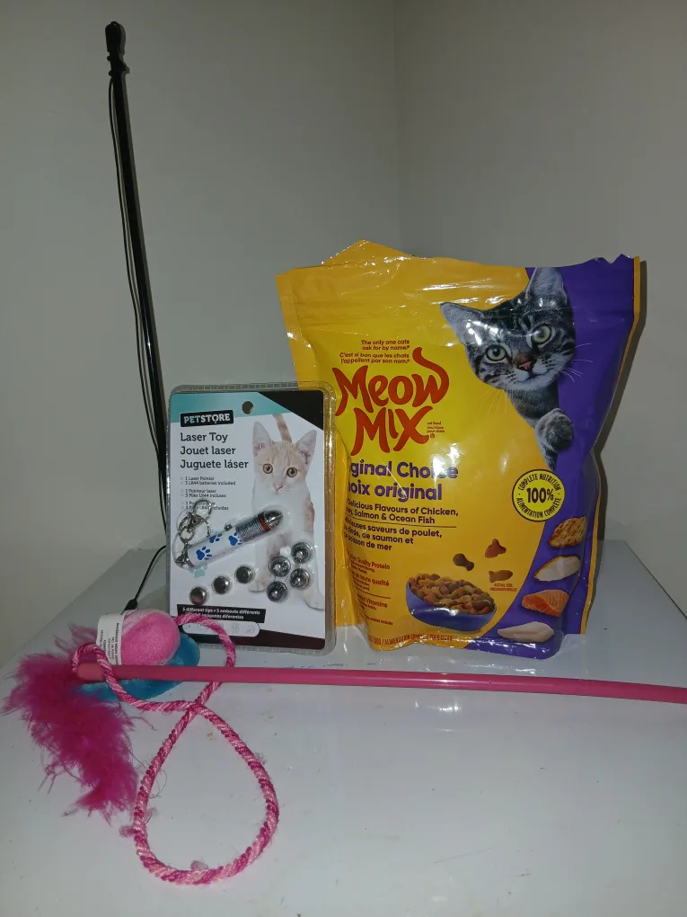 Meow Mix Original Choice Cat Food & Cat teasers + laser thumbnail
