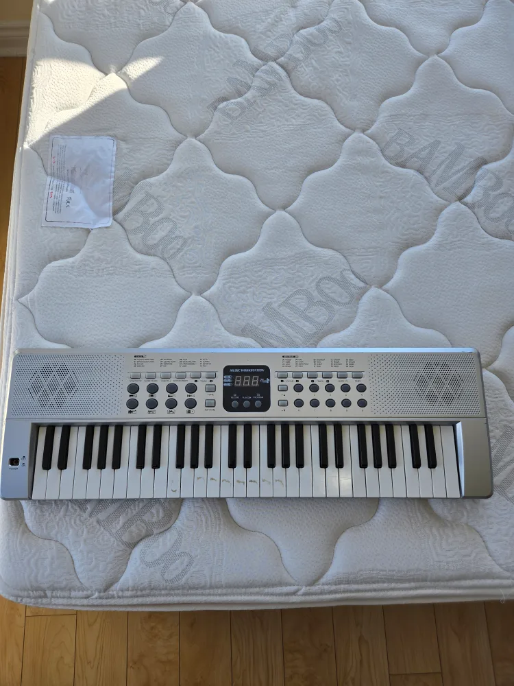 Battery Powered Keyboard thumbnail