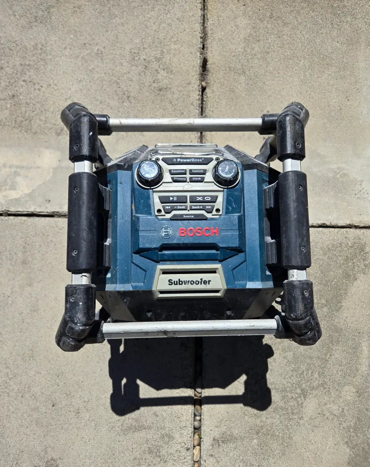 Bosch PowerBoss Jobsite Radio/Charger thumbnail