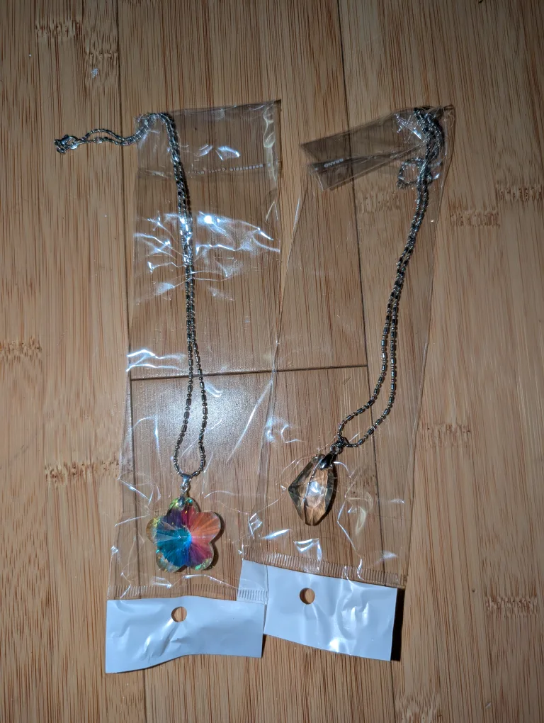 CLEARANCE Fashion Jewellery Necklaces - 100+ pieces image indicator(4)